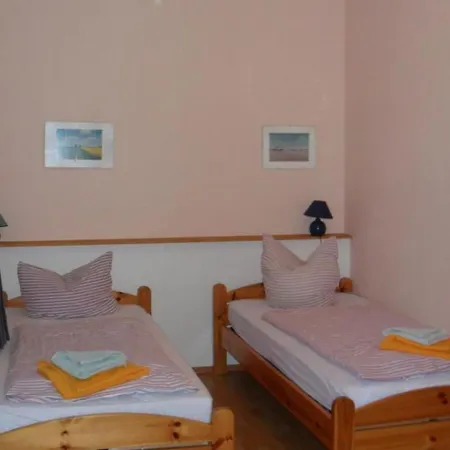 In Gruenderzeitvilla In Strandnaehe By Interhome Daire *